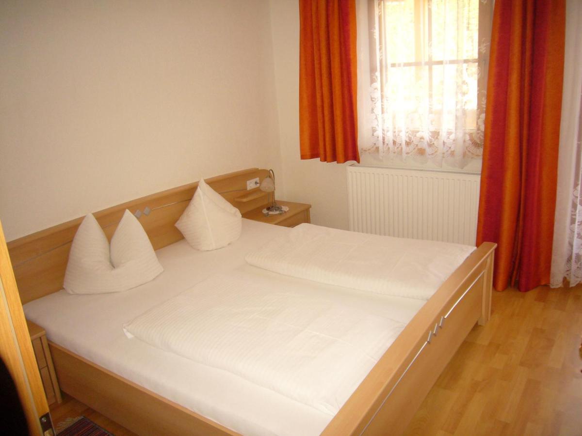 Gasthof Wacht Untertilliach Room photo