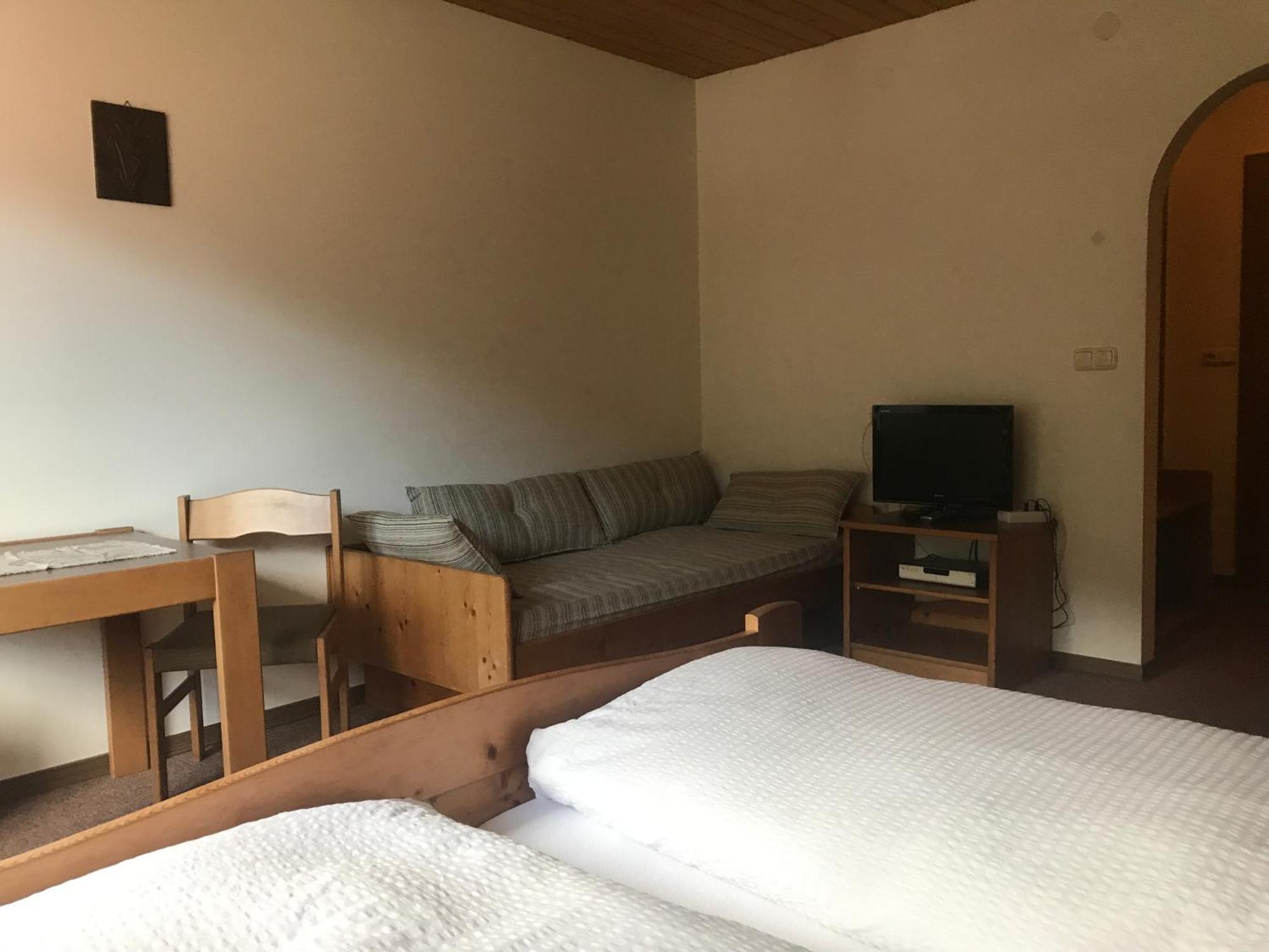 Gasthof Wacht Untertilliach Room photo